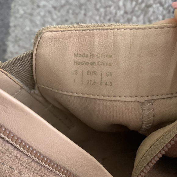 Suede booties size 7 - Picture 5 of 8